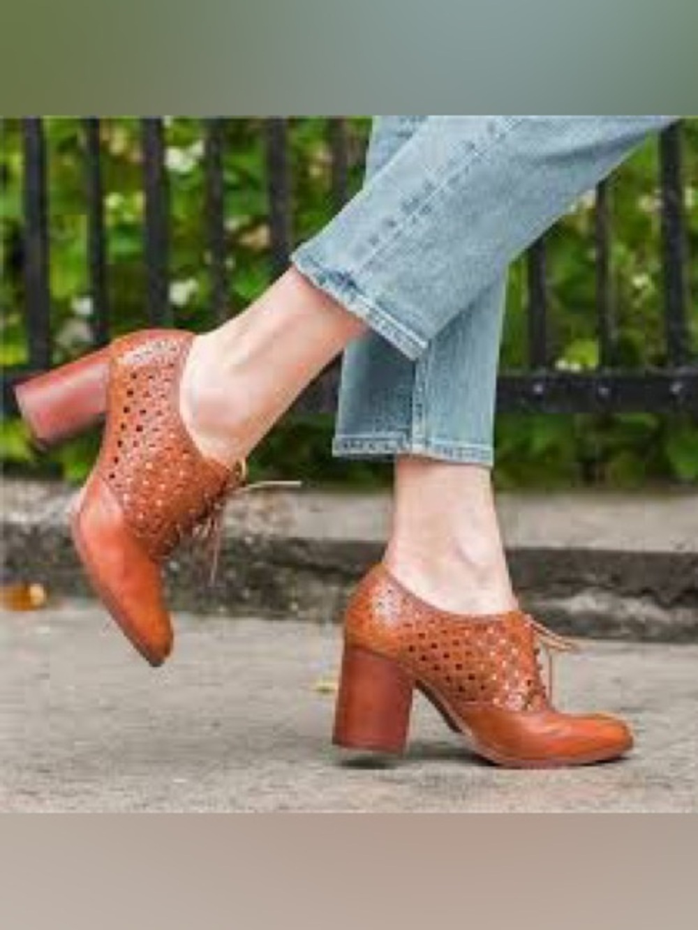 Patricia Nash brown leather Parma heeled lace-up oxfords